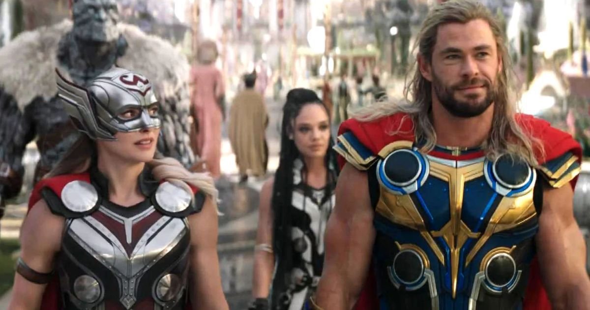 Chris Hemsworth and Natalie Portman in Thor Love and Thunder